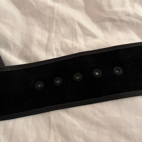 Brighton black leather belt with silver rose - Picture 9 of 15